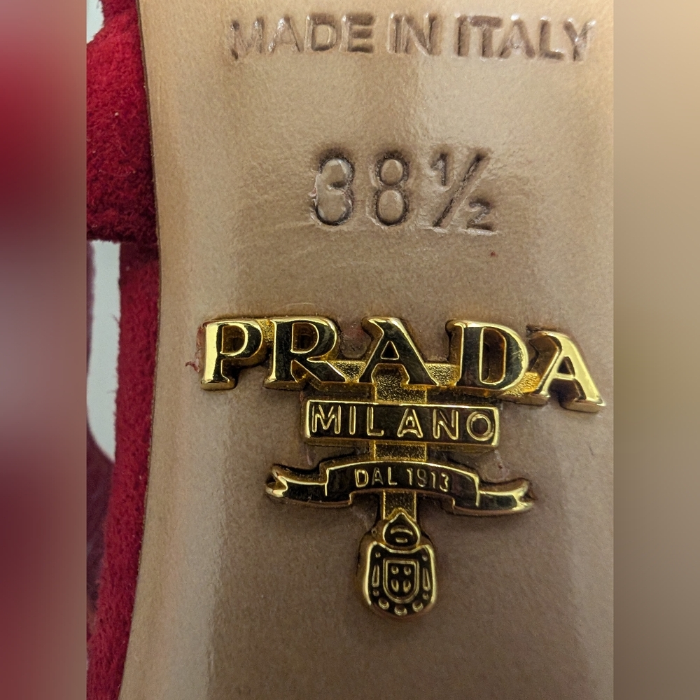 Prada Red Scalloped Suede Heels 38.5 - Picture 5 of 16